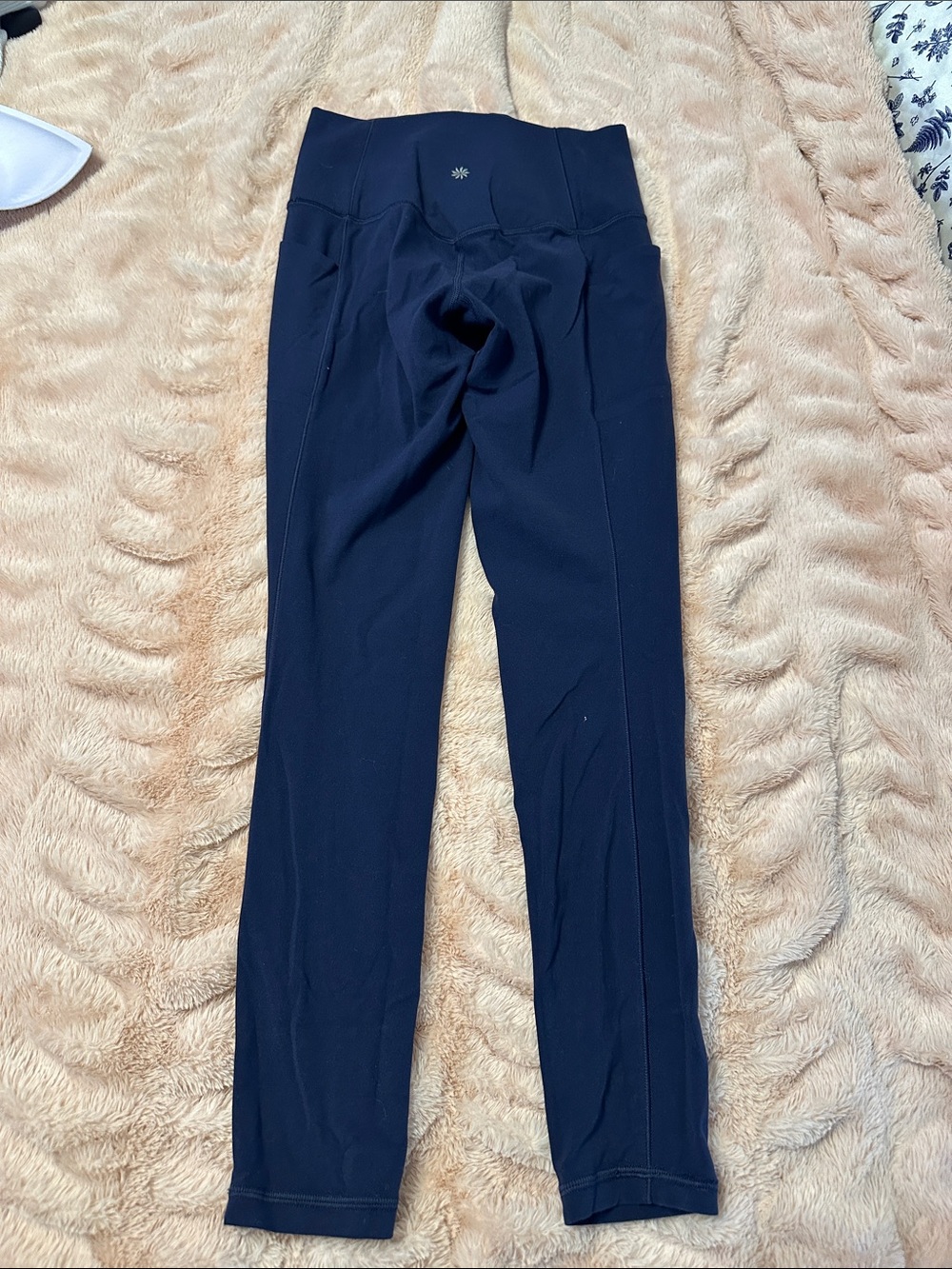 Athleta salutation stash tight Navy like new size XS - Picture 5 of 6